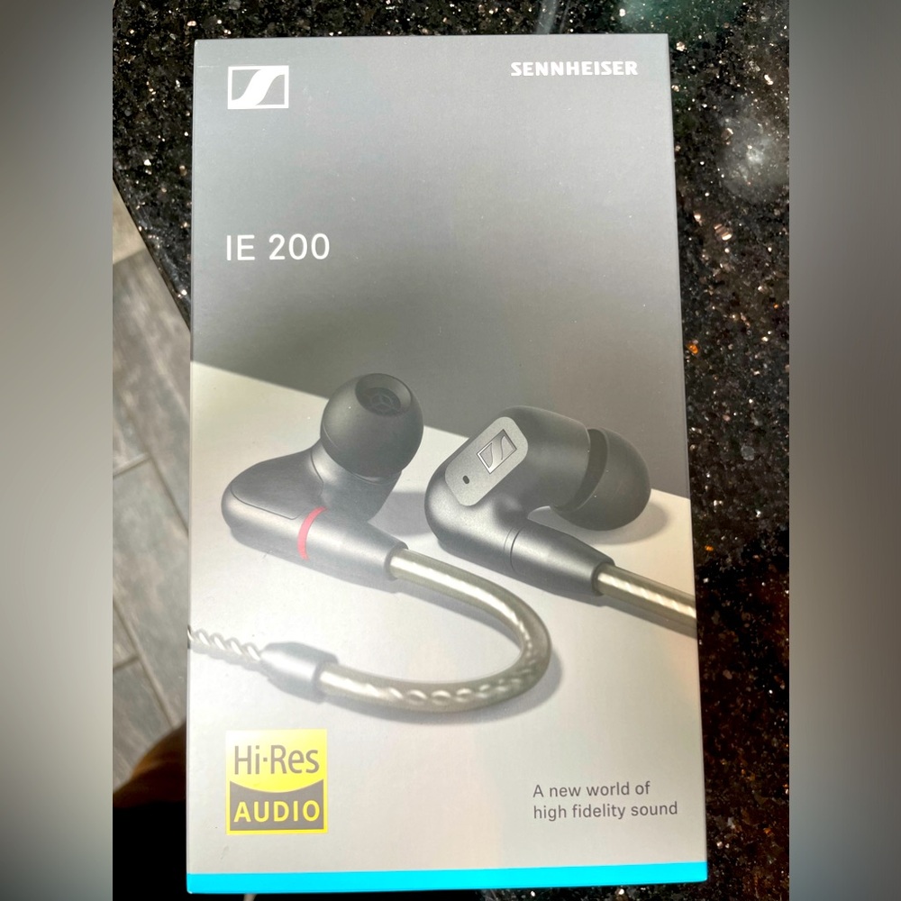 Senniesier IE 200 earphones
